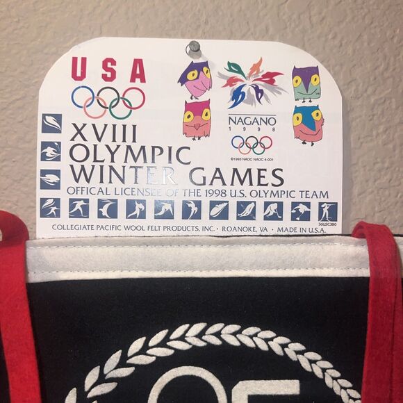 USA XVII 1998 Olympic Winter Games Pennant Nagano New With Tags - Picture 2 of 8